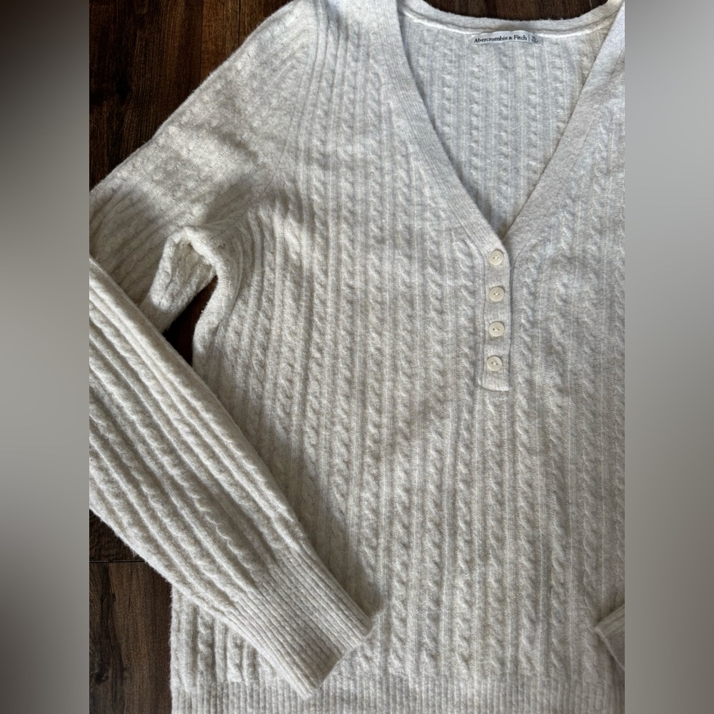 Abercrombie & Fitch Women's Cream Cable V-Neck Button Pullover
